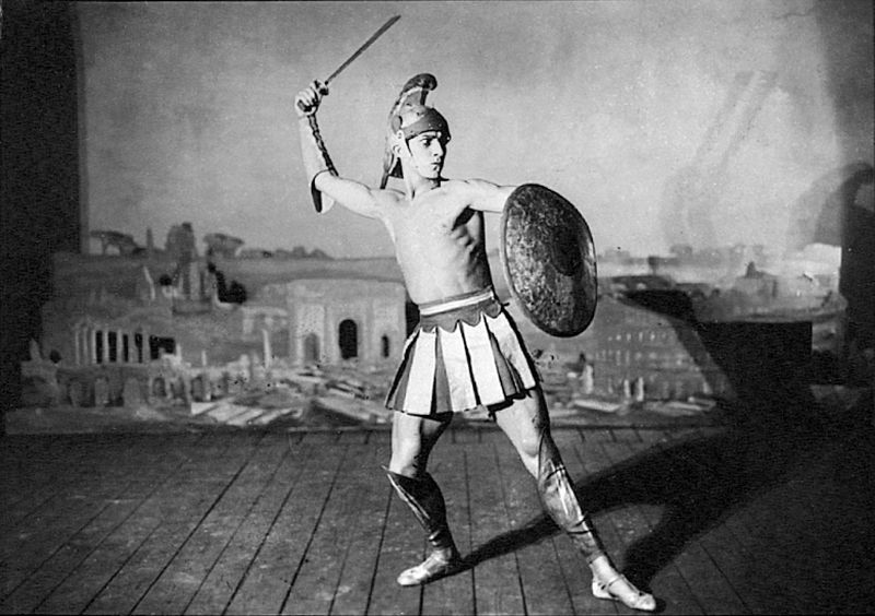 Feliks Parnell (Gladiator) w kabarecie "Qui Pro Quo", 1927, fot. z archiwum Tomasza Mościckiego